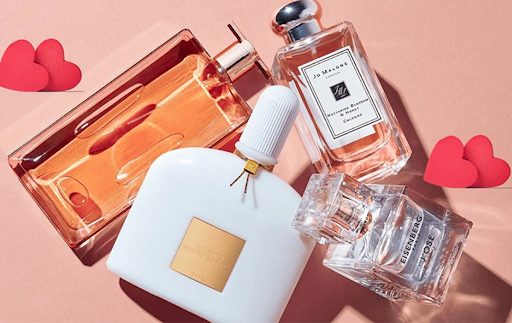 Quà tết nước hoa hoặc bộ mỹ phẩm