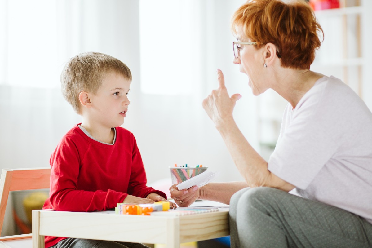Dấu hiệu trẻ chậm nói